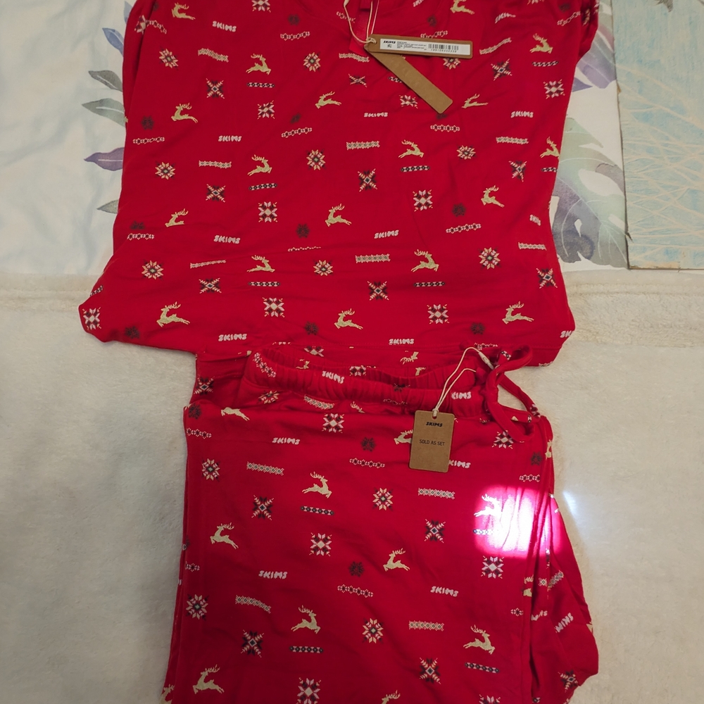 SKIMS Cropped Long Sleeved Holiday Cranberry Pajama Set - Picture 5 of 11